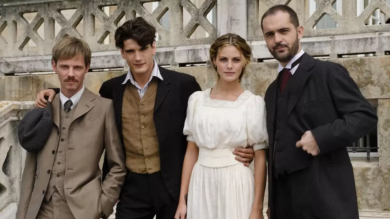 Gran Hotel Backdrop