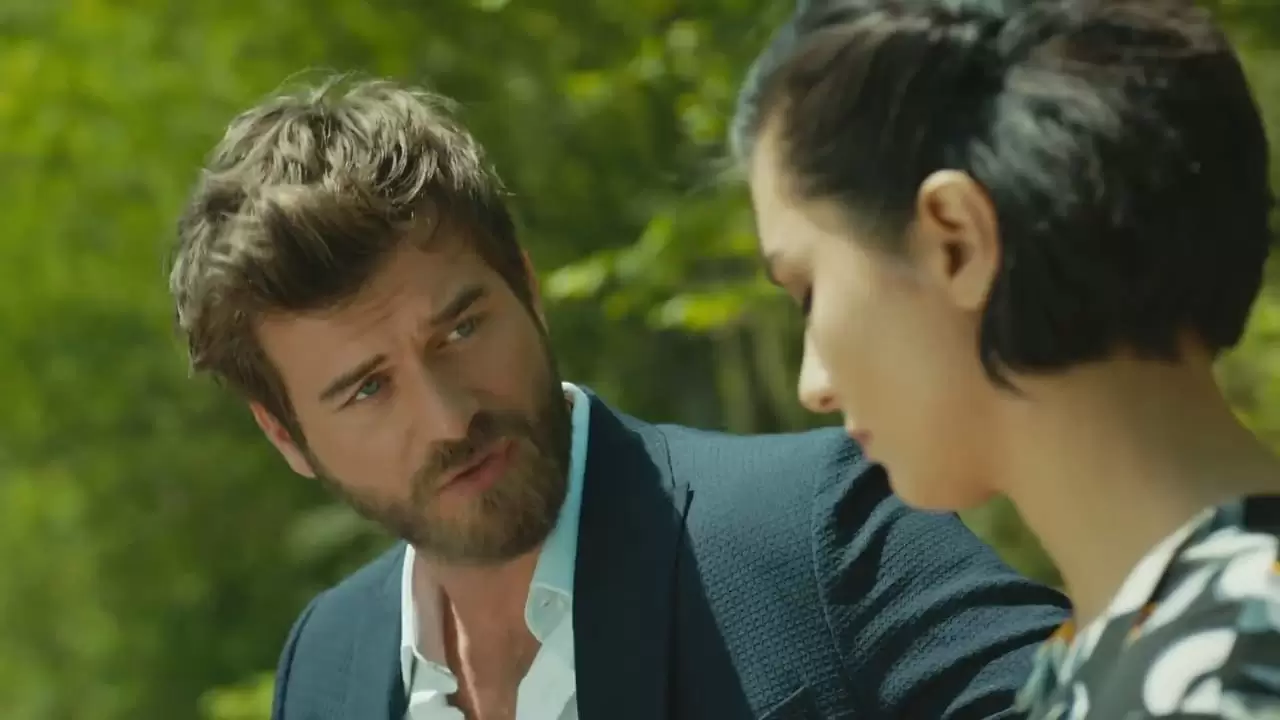 Cesur Ve Güzel Backdrop