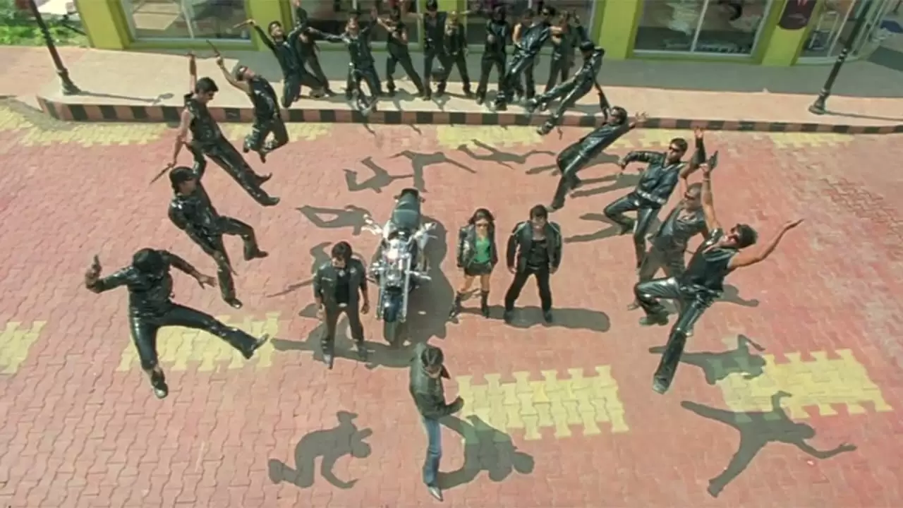 Golmaal Returns Backdrop