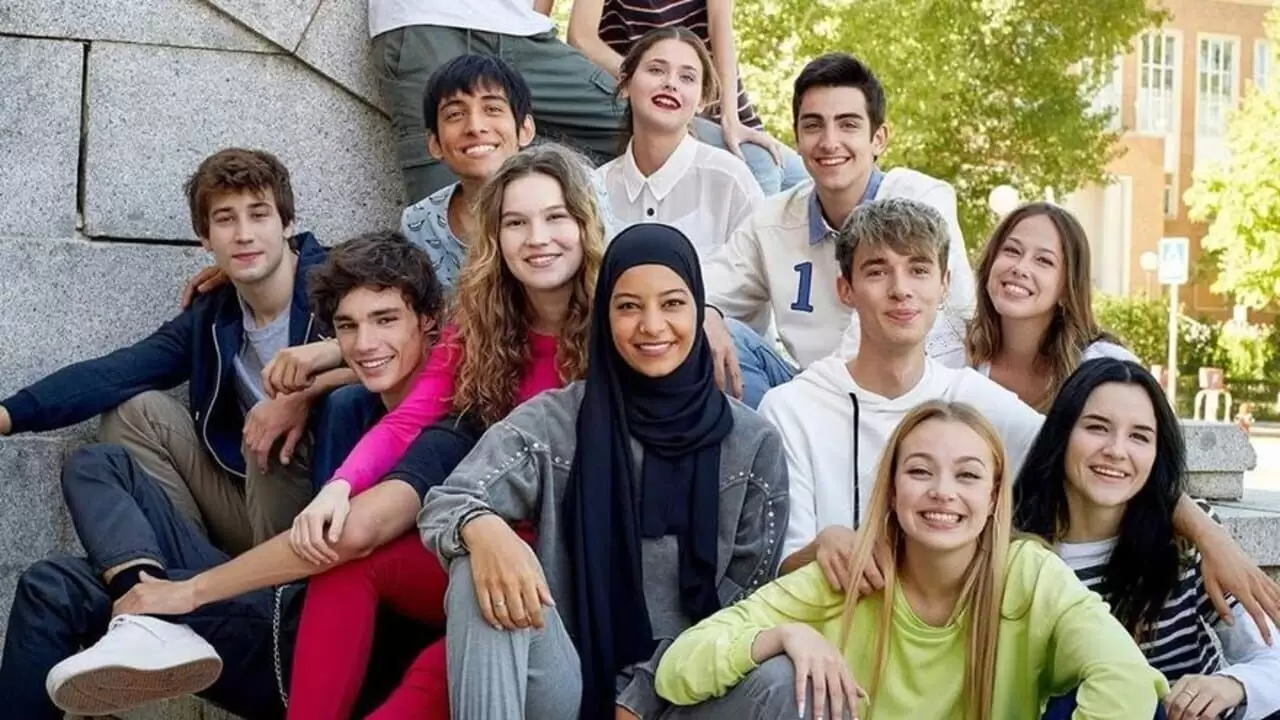 SKAM Spain Backdrop