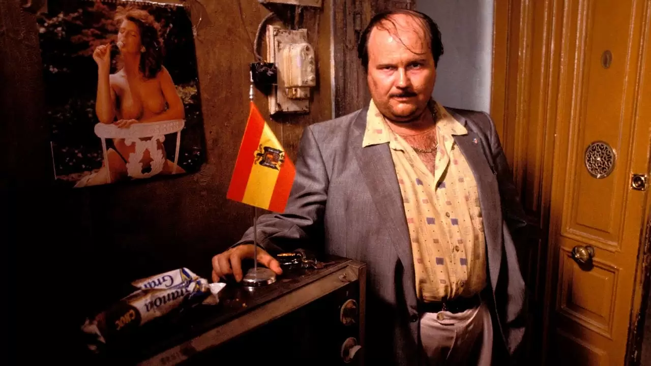 Torrente, the Dumb Arm of the Law Backdrop