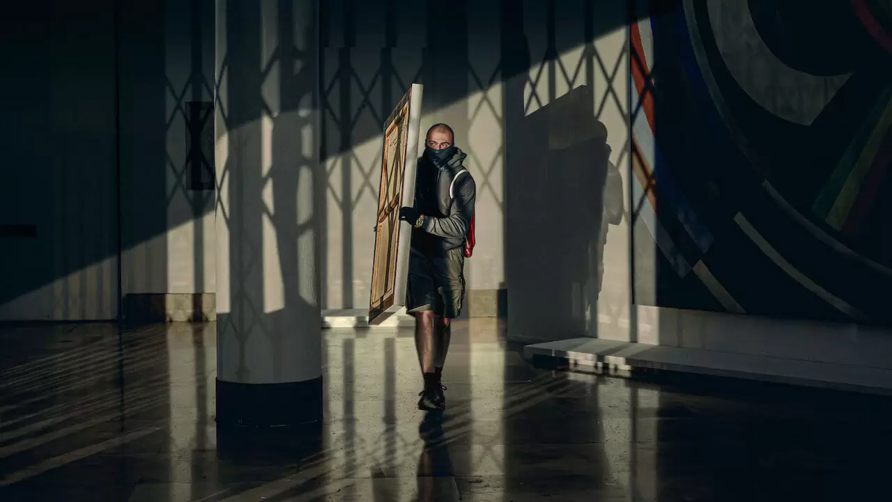 Vjeran Tomic: The Spider-Man of Paris Backdrop